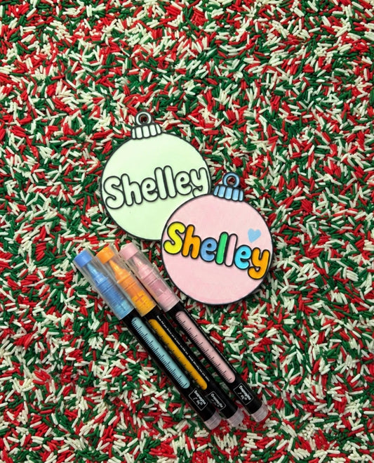 🎄 Kleur je eigen kerstbal – met jouw naam!