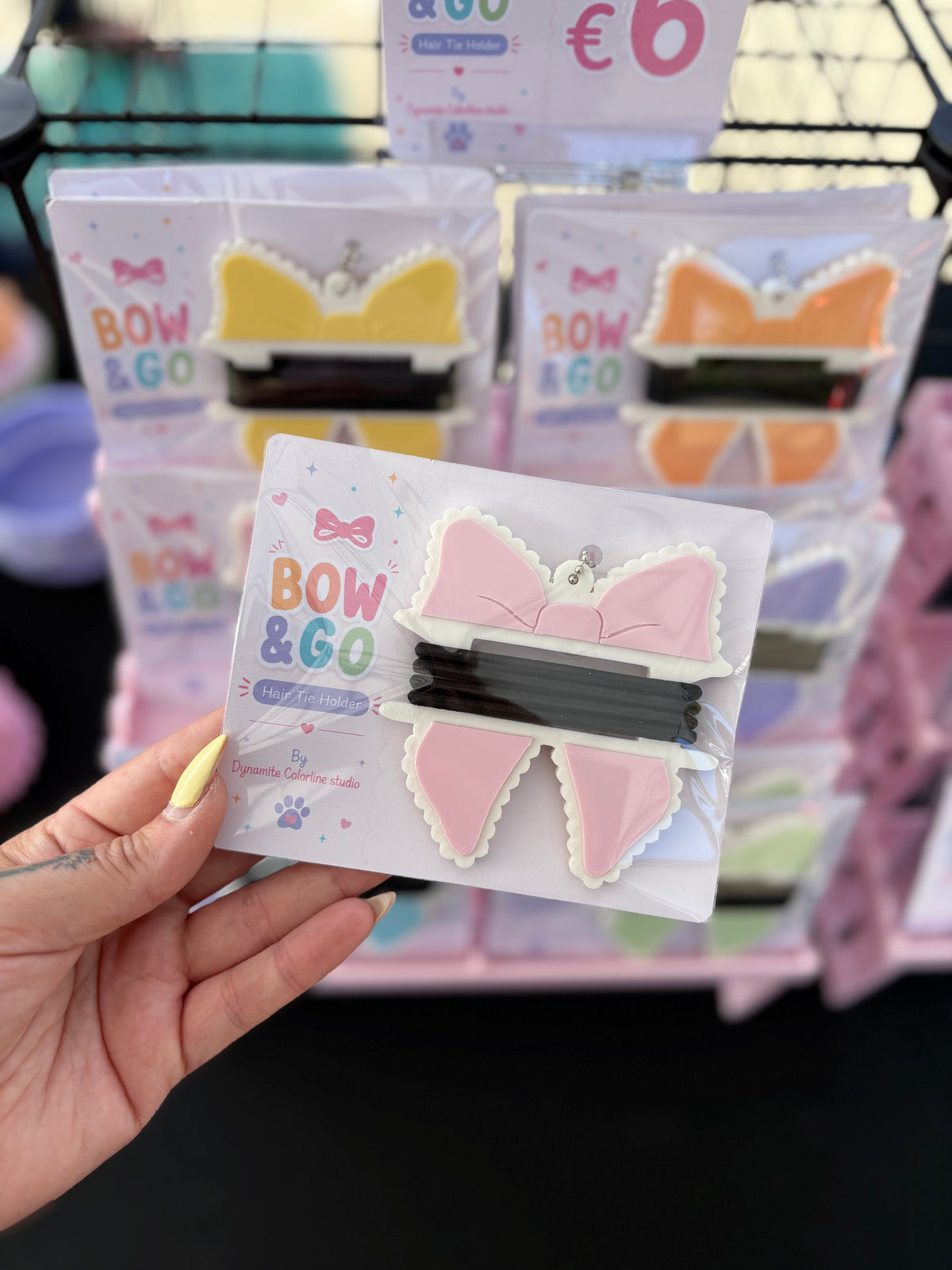 🎀 Bow&Go – Hair Tie Holder Keychain