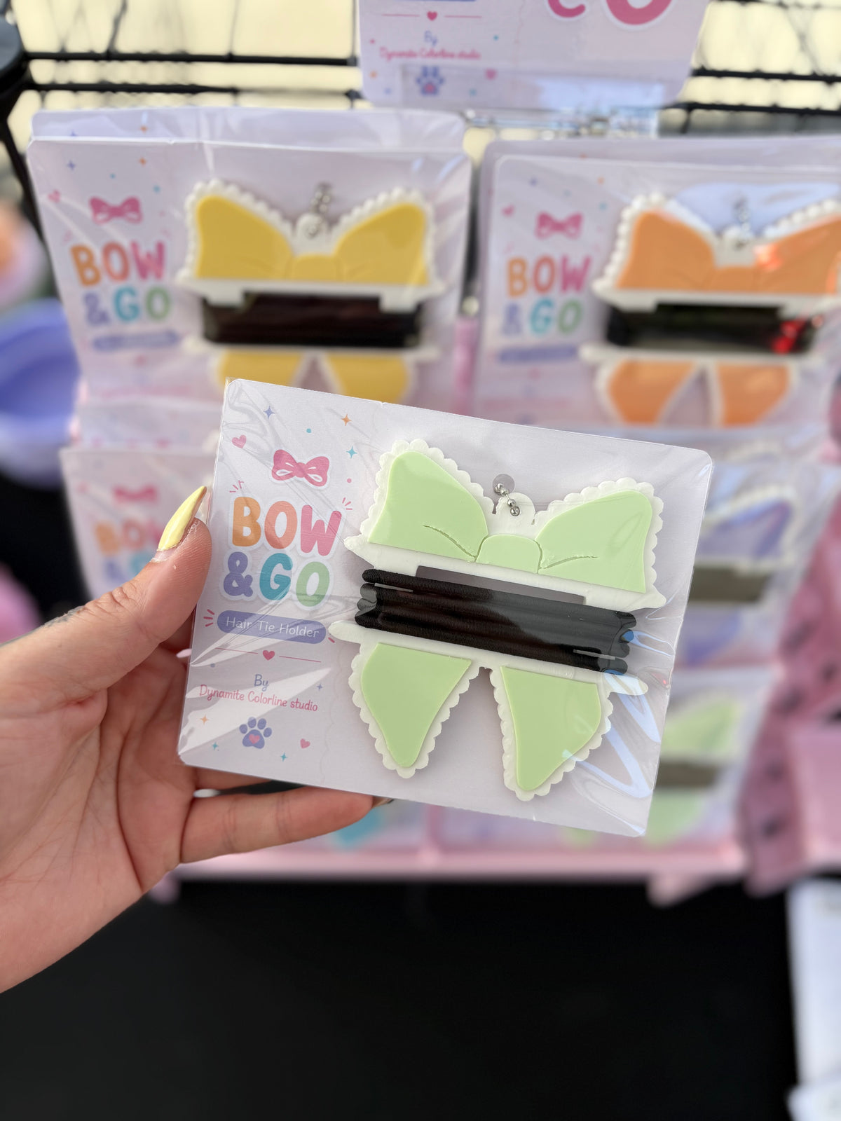 🎀 Bow&Go – Hair Tie Holder Keychain