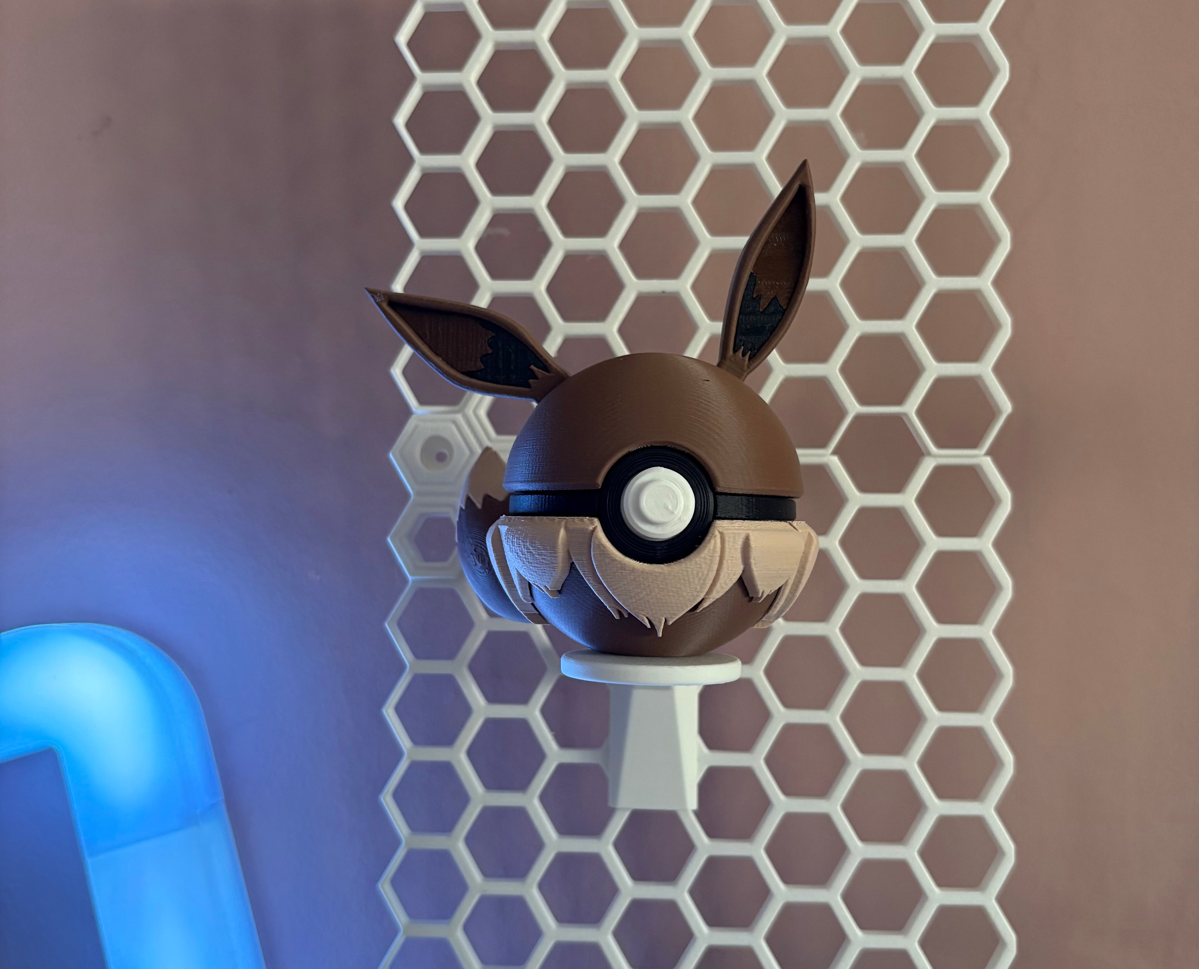 #0133 Eevee - Character Ball