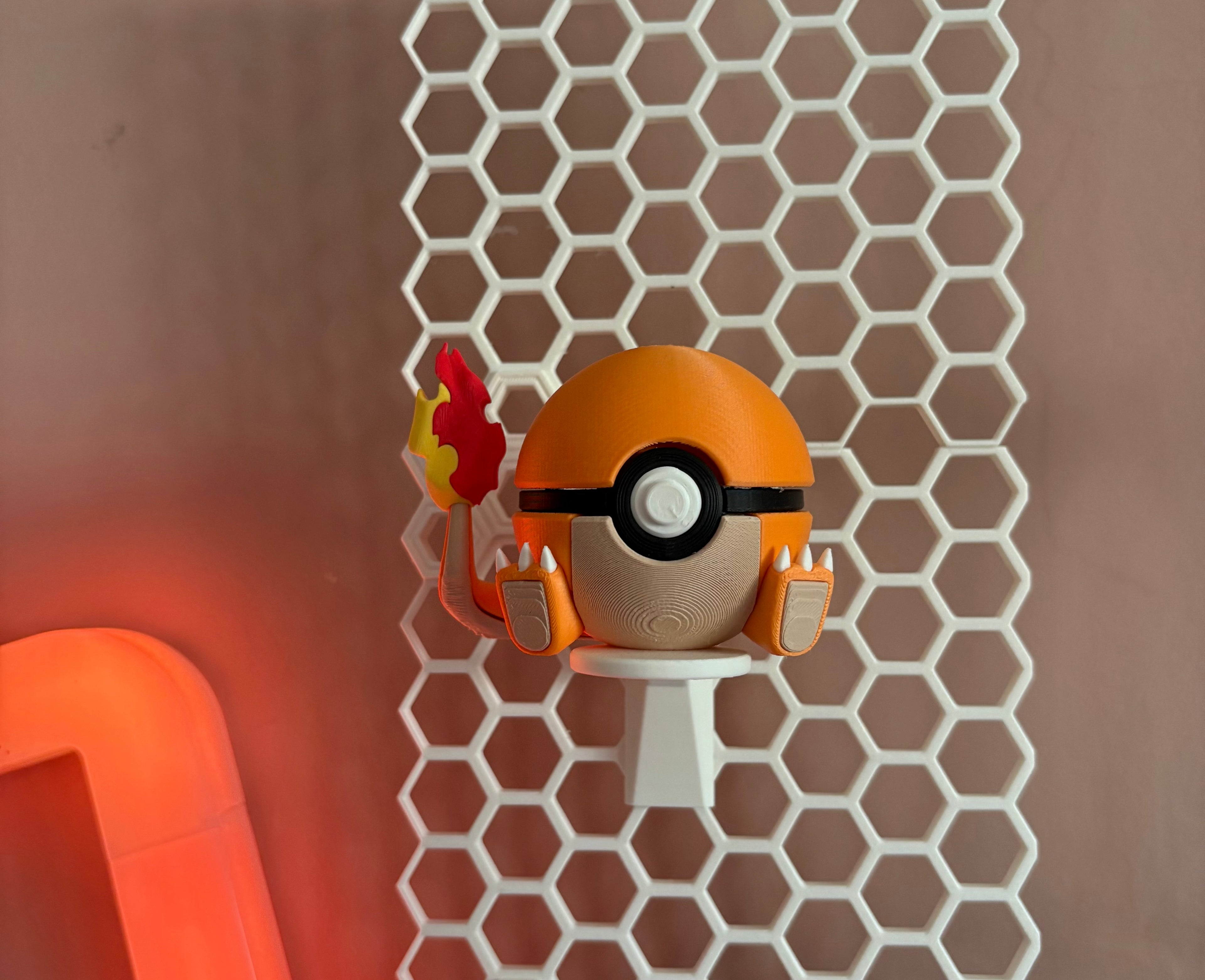 #0004 Charmander - Character Ball