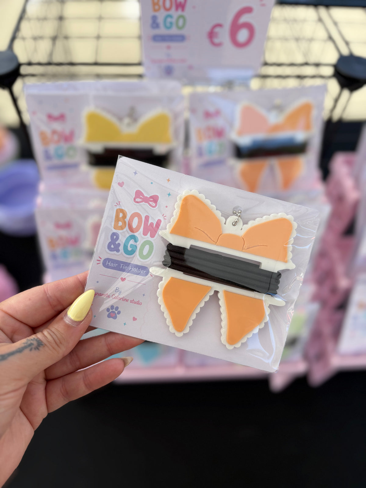 🎀 Bow&Go – Hair Tie Holder Keychain
