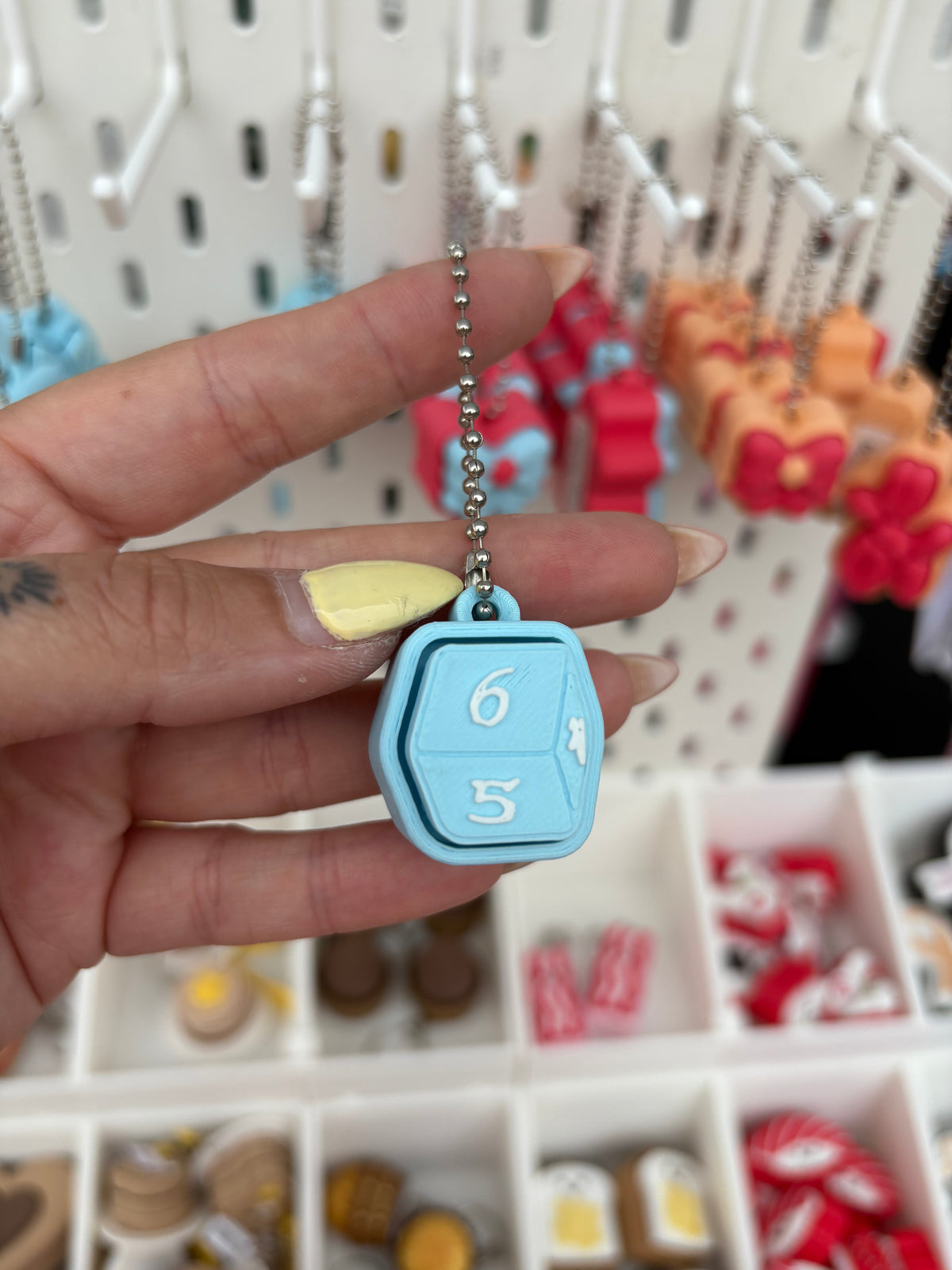 🎲 Dice Fidget Keychain