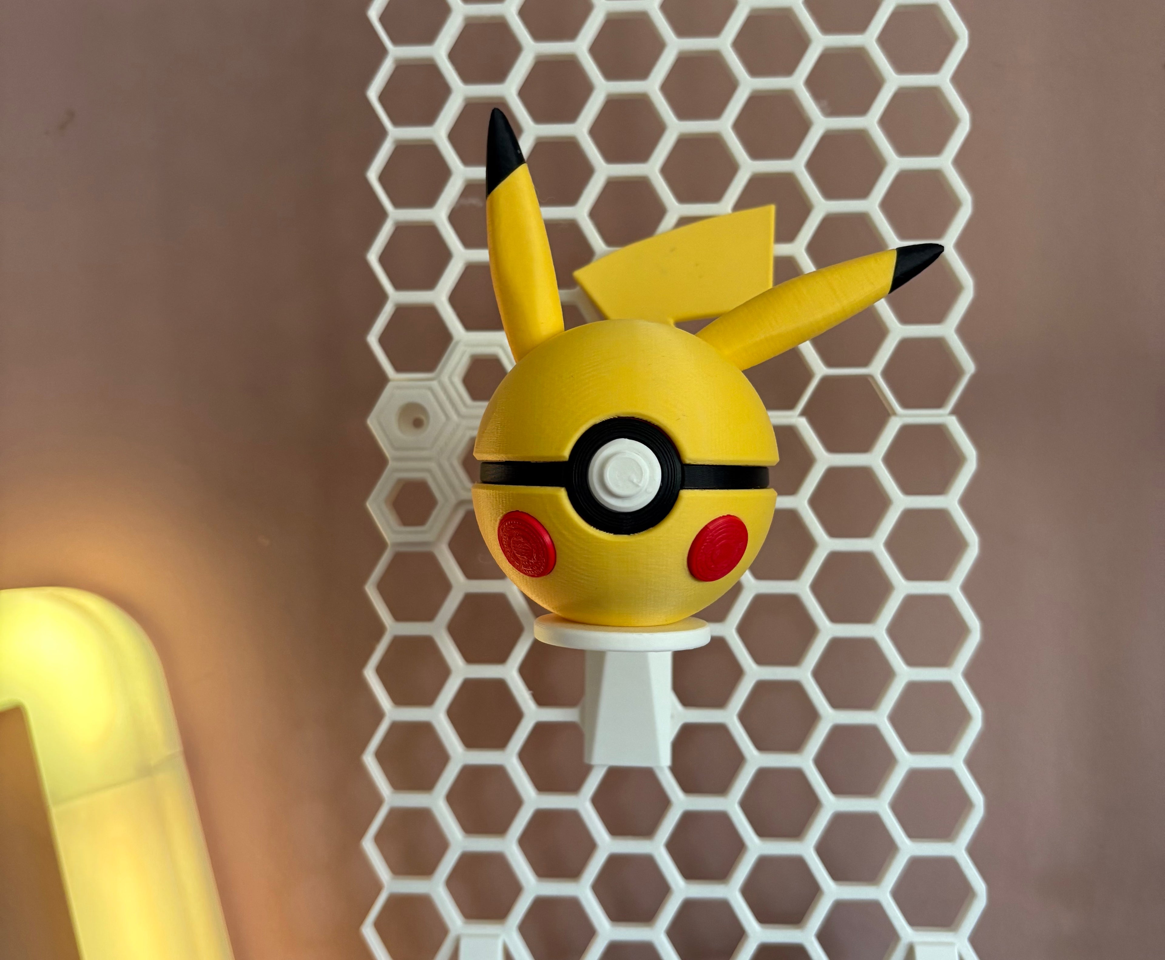 #0025 Pikachu - Character Ball