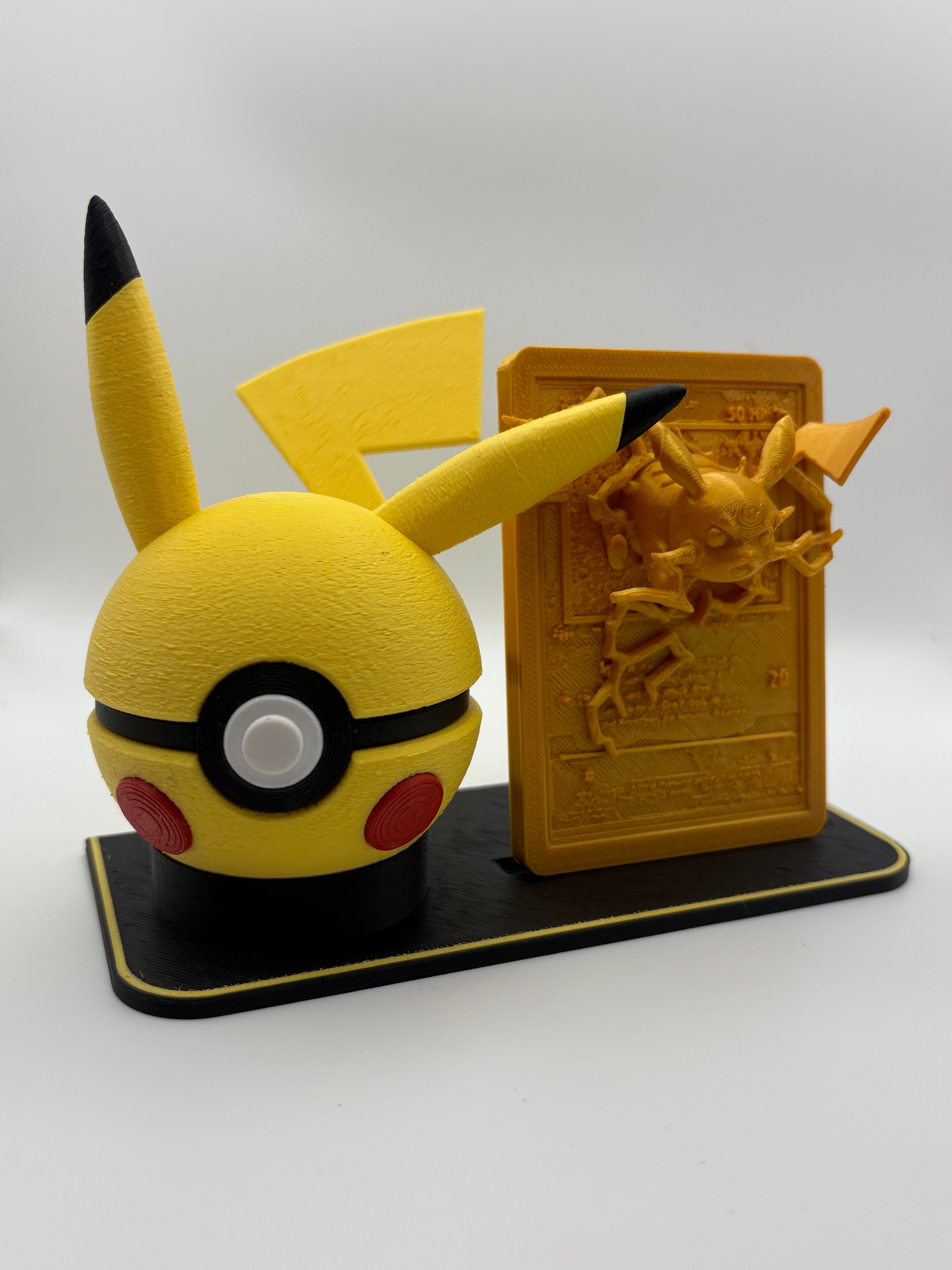 #0025 - Pikachu Display Set – Character Ball Collectible